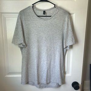 Lululemon tshirt like new